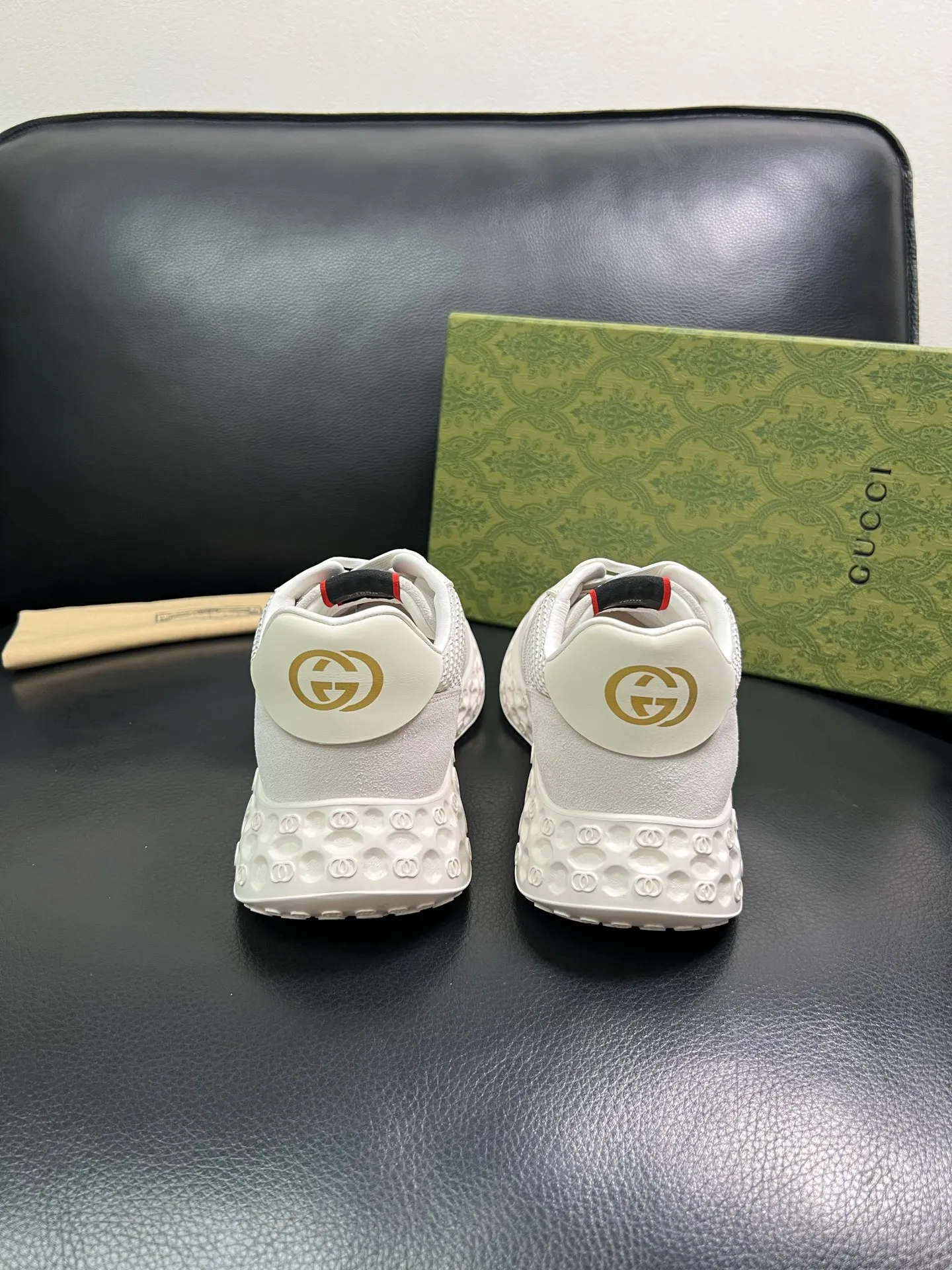 Men's shoes 💰780 Gucci top purchasing agency Gucci counter synchronization. Original factory configuration imported cowhide from Italy with mesh fabric, high-quality splicing and complex craftsmanship, imported cowhide lining, sole: original factory specially provided original sole super comfortable, original factory with single goods high quality, welcome to compare, code number 39-44 (customized 38 45) 85856